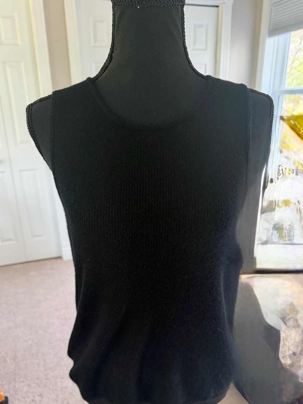 Quince Black Women’s Cashmere Sleeveless Crewneck Sweater